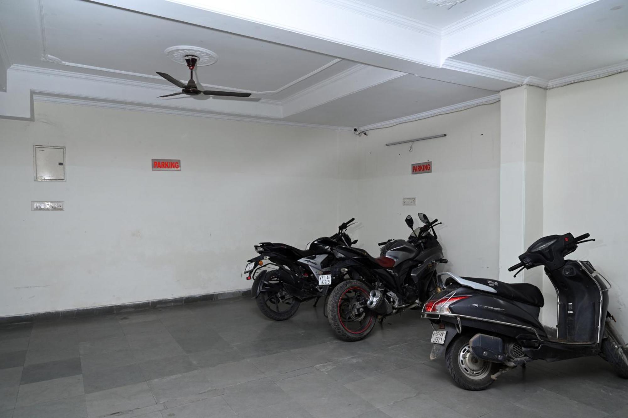 Hotel Pulse Inn Near Railway Station Τζαϊπούρ Εξωτερικό φωτογραφία