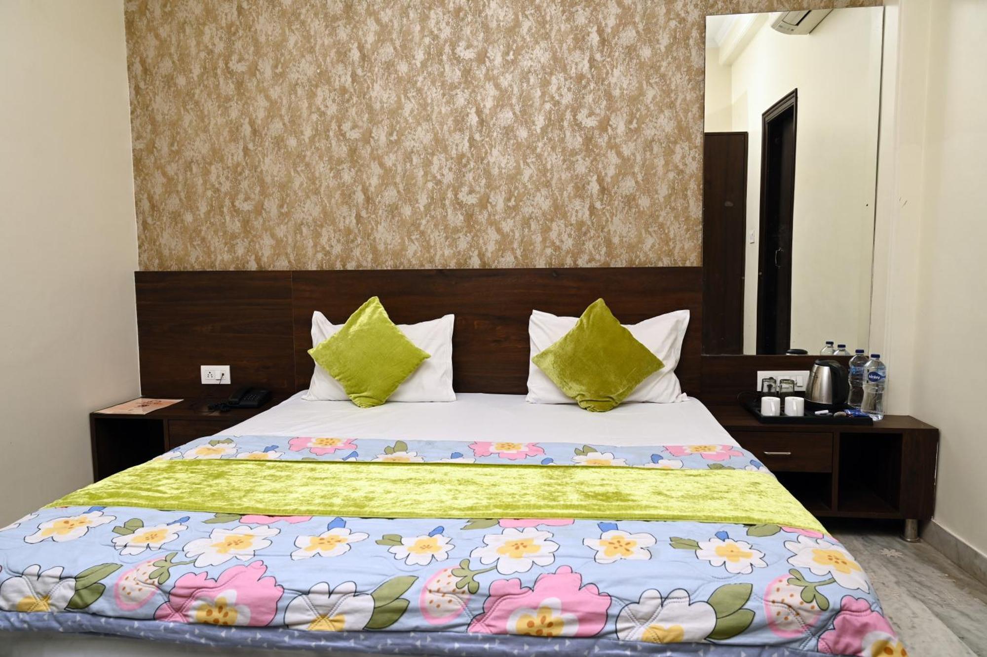 Hotel Pulse Inn Near Railway Station Τζαϊπούρ Εξωτερικό φωτογραφία