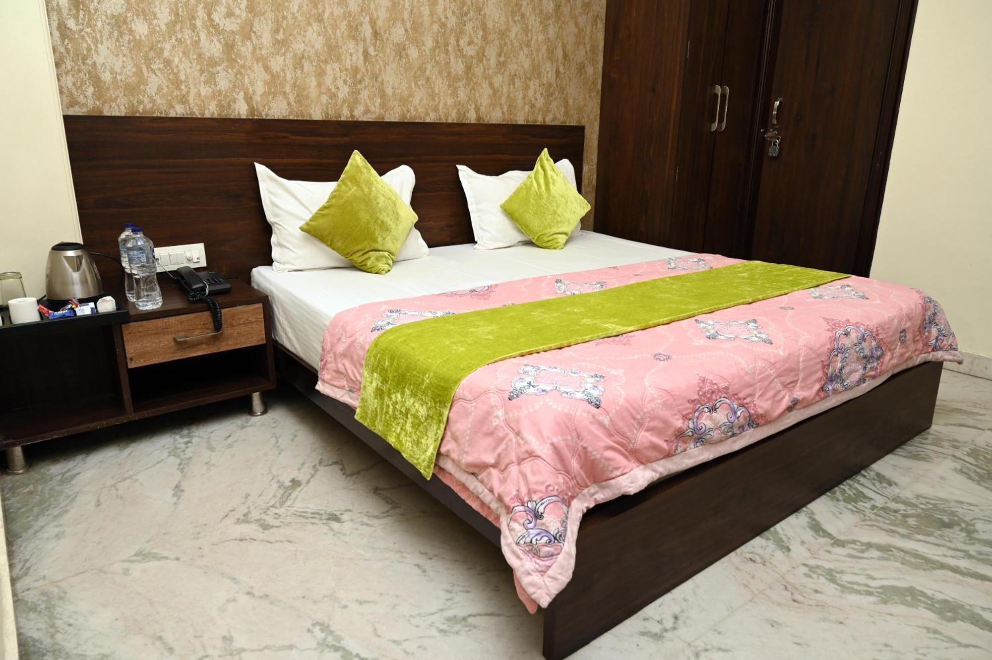 Hotel Pulse Inn Near Railway Station Τζαϊπούρ Εξωτερικό φωτογραφία
