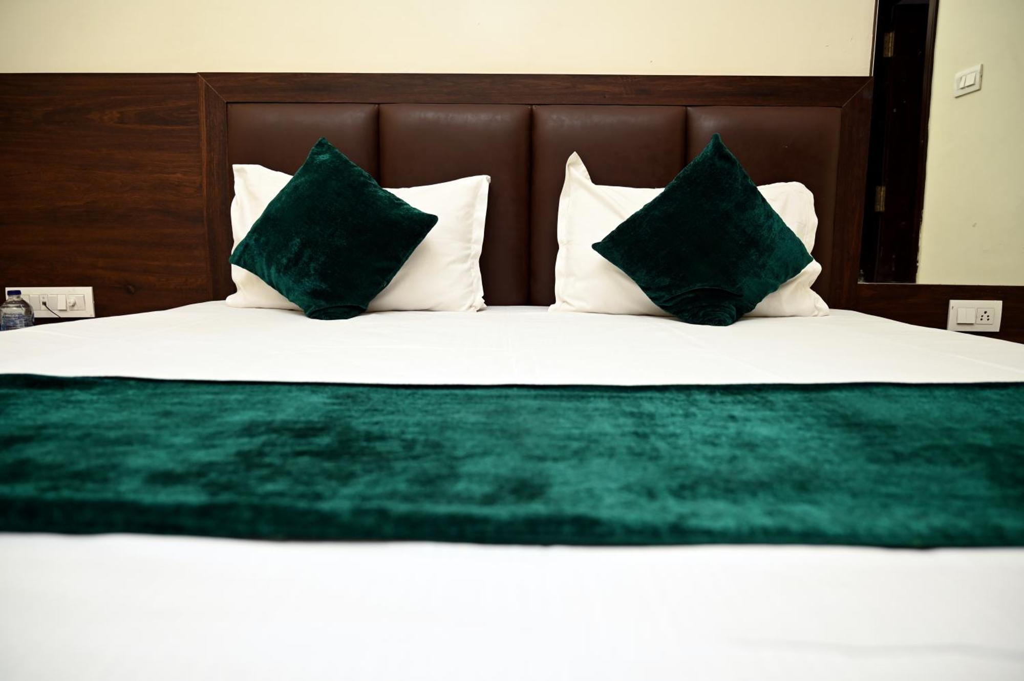 Hotel Pulse Inn Near Railway Station Τζαϊπούρ Εξωτερικό φωτογραφία