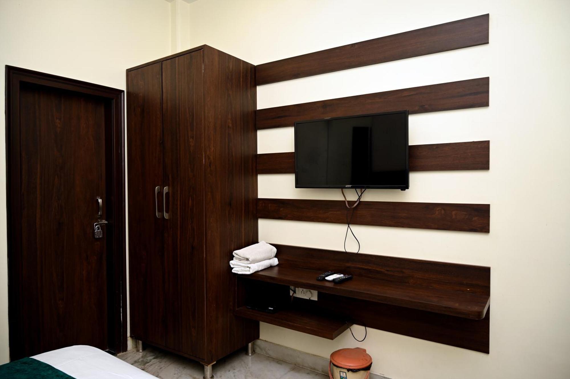 Hotel Pulse Inn Near Railway Station Τζαϊπούρ Εξωτερικό φωτογραφία