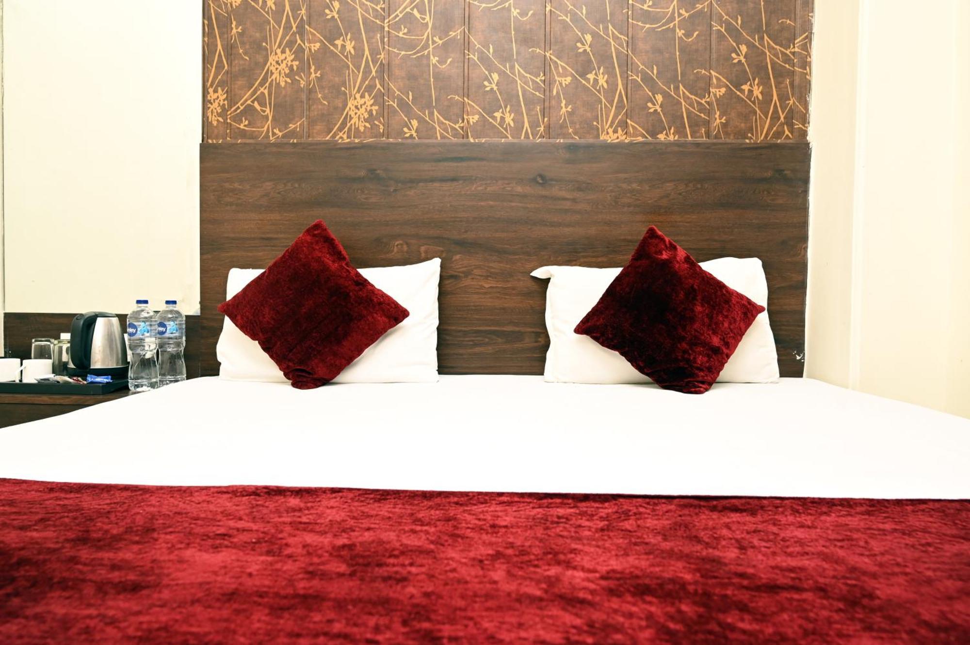 Hotel Pulse Inn Near Railway Station Τζαϊπούρ Εξωτερικό φωτογραφία